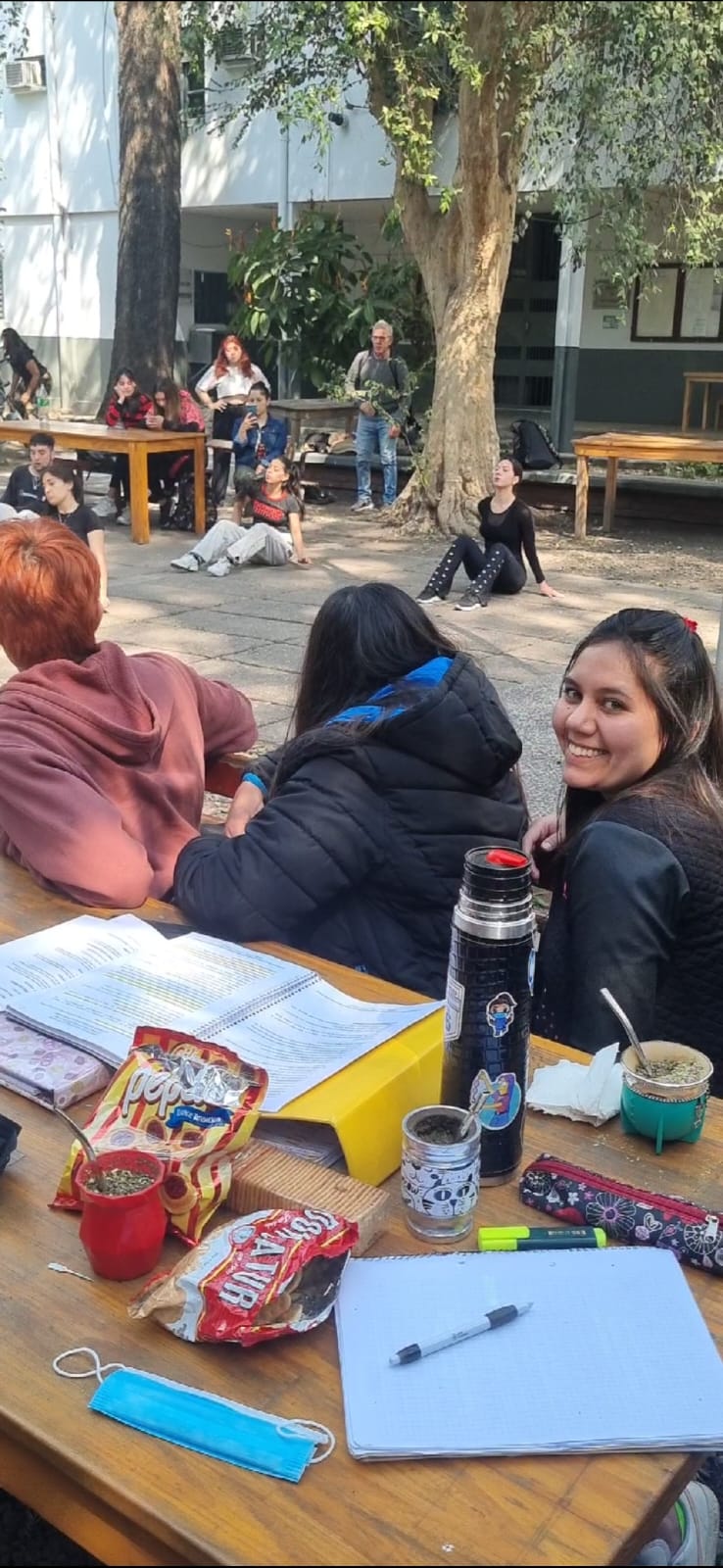 Intervención artística en la facultad de Bioquímica